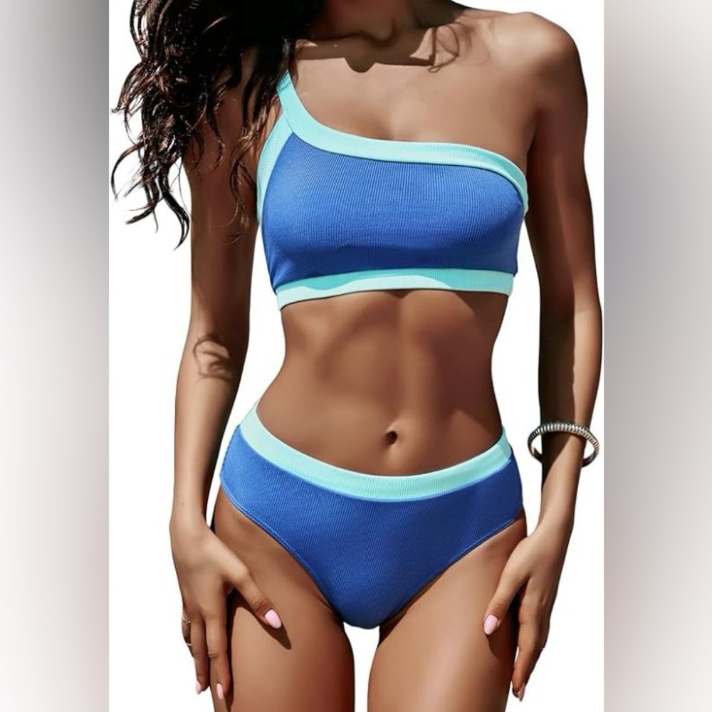 NWT Bold Blue One Shoulder Bikini – Ribbed & Flattering Fit
Size: M